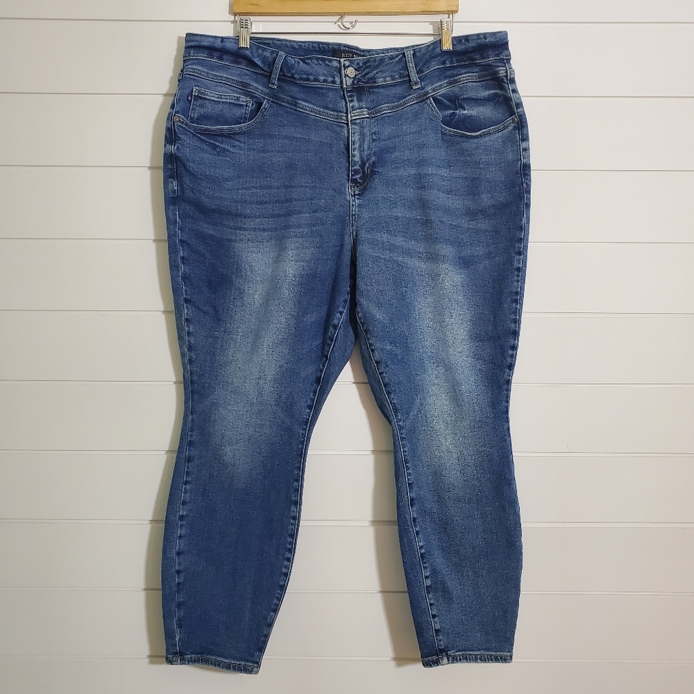 Judy Blue LA Women's Skinny Fit Jeans. Size: 24W